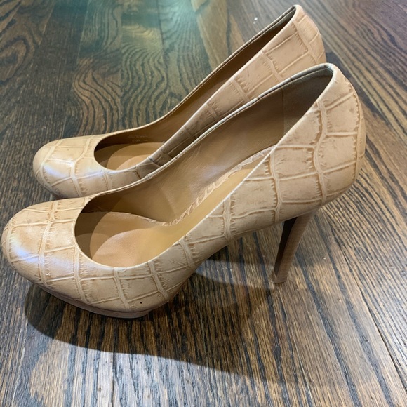 Tan TORY BURCH leather heel - Picture 3 of 4
